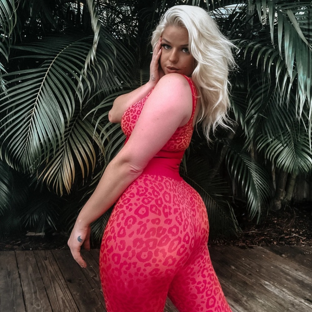 DIAMOND SHOP APPAREL- WILD SIDE set Boss Babe Red Size Small - Picture 3 of 4